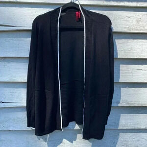 Love Scarlet, black cardigan white, running around edge excellent condition Sz L
